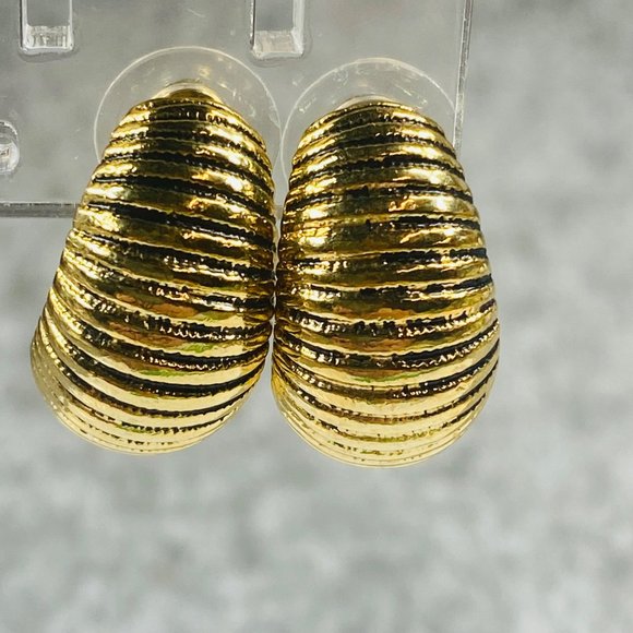 Half Hoop Vintage Pierced Post Earrings Womens Gold Tone Ridged Ribbed Textured - Picture 11 of 16